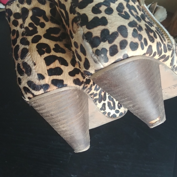 Kimchi Blue 💙Leopard Ankle Zip Fur Booties GUC - Picture 5 of 6